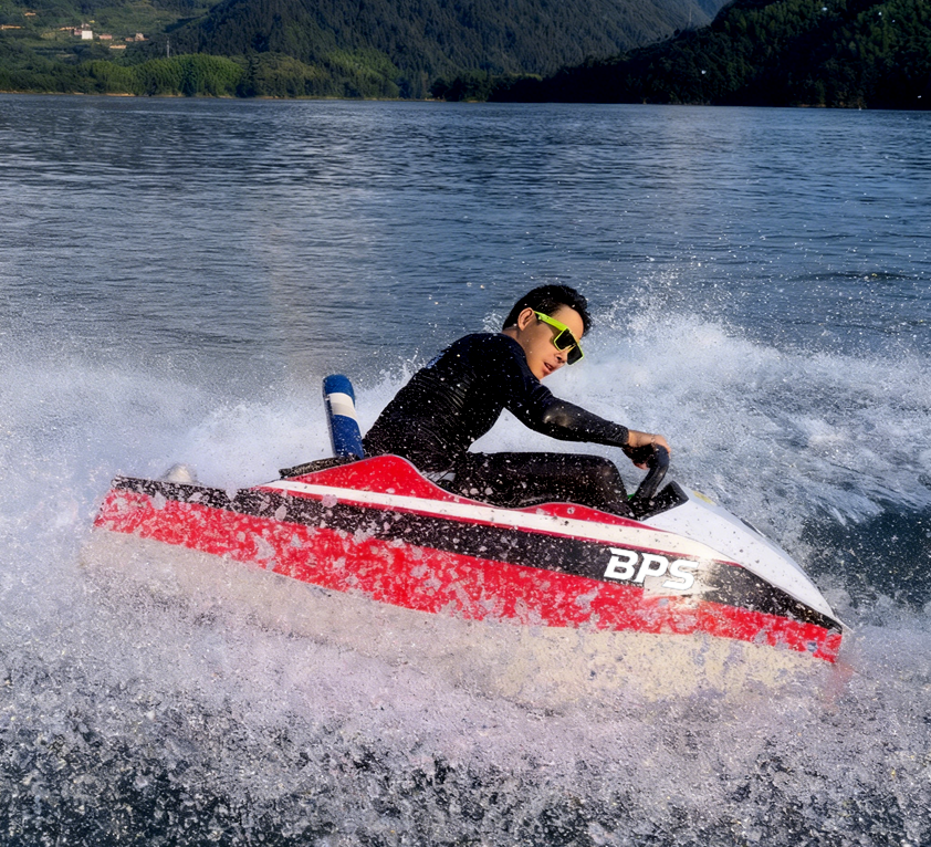 What is a kart boat? Analysis of the differences and core advantages compared with motorboats/speedboats
